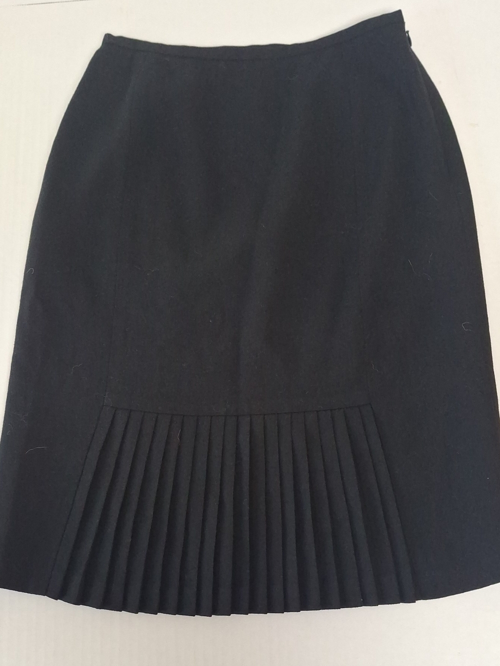 Oscar de la Renta Black Kick Pleat Hem Skirt Size 2P